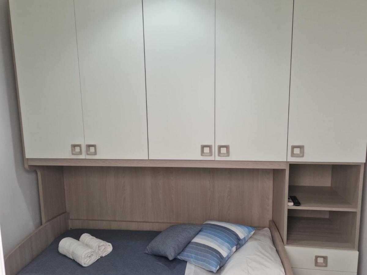 Holiday home Giuchi Avola